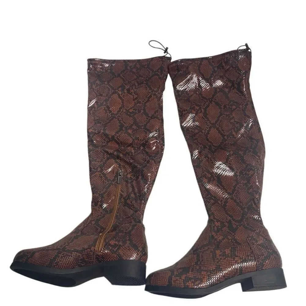 SHOEDAZZLE Women’s Knee Boots Reena Snake Design Beown Size 8 Zipper Closure NEW